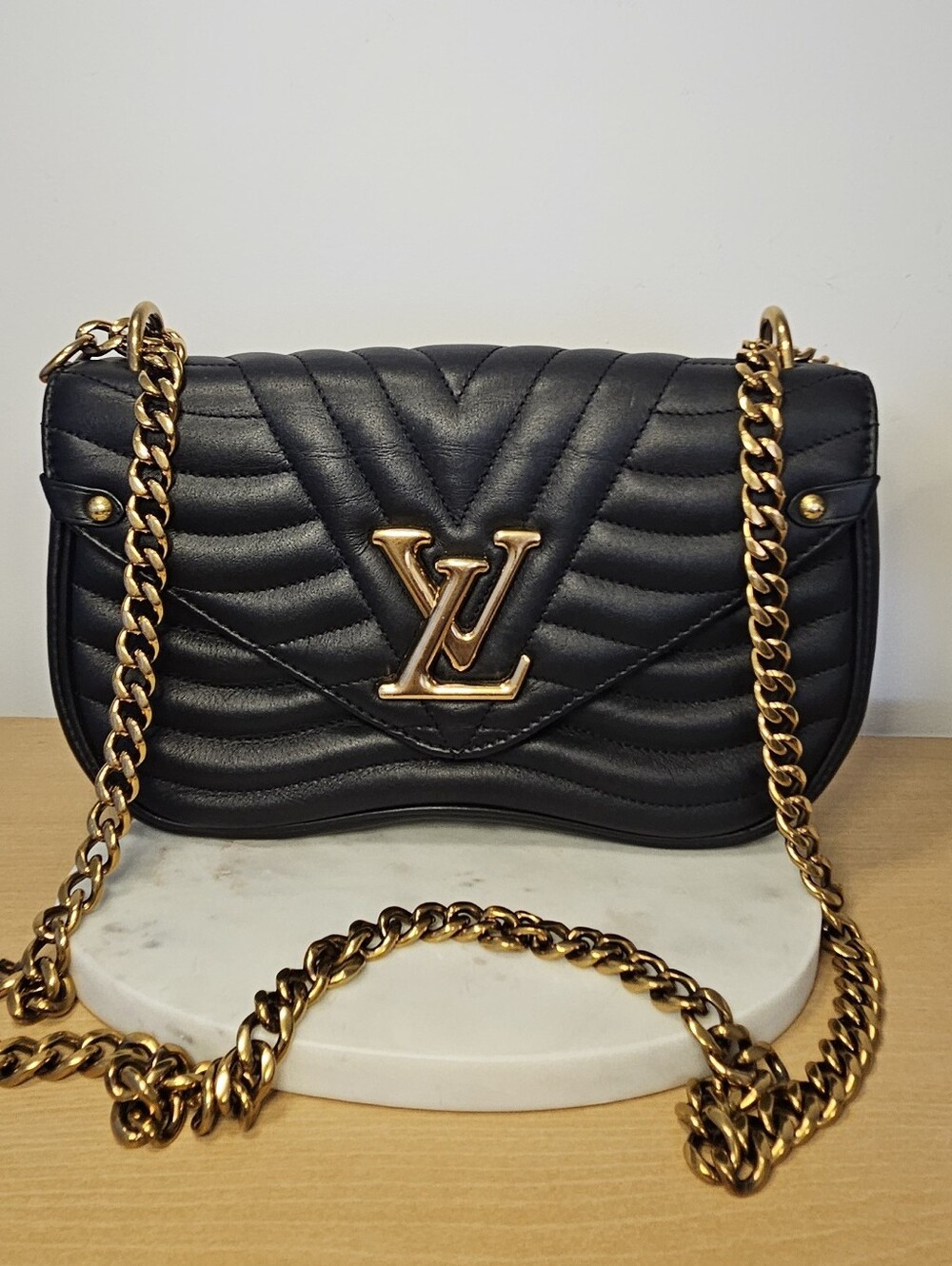 Louis Vuitton New Wave Chain Bag Quilted Leather MM - Picture 2 of 12